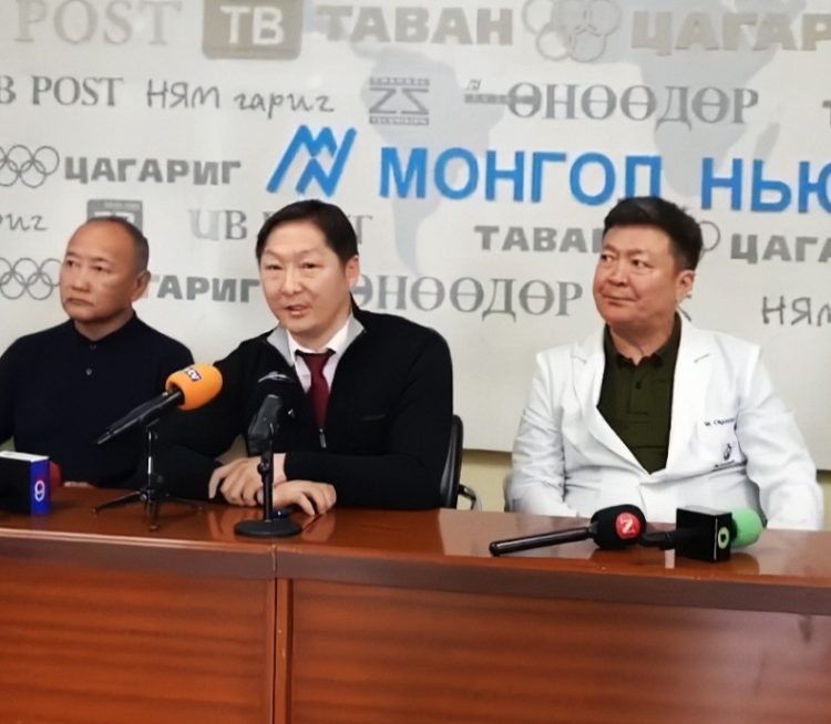 Нэгдүгээр эмнэлгийн даргыг долоо хоногт гурван удаа сольсноор эм, хэрэгслийн хангамж тасалджээ