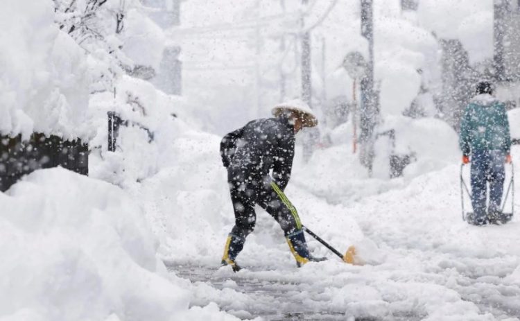 Японд их хэмжээний цас орж, 27 хүн нас баржээ