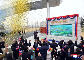 Умард Солонгос дайнд амь үрэгдсэн цэргүүдийн гэр бүлд зориулсан шинэ орон сууцны хороолол нээлээ