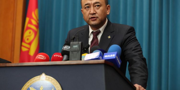 Эрчим хүчний сайд Б.Чойжилсүрэн огцороход 18 хоног үлдлээ