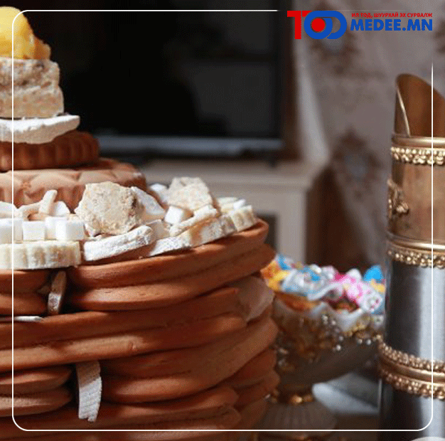 Орон сууцны айлууд Лхам бурхны ундааг тагтан дээрээ залж болно