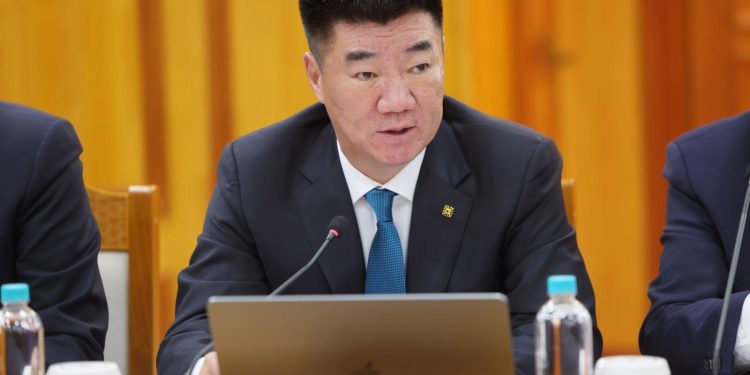 Төрийн байгууллагын үйл ажиллагааг илүү нээлттэй, хяналттай болгоно