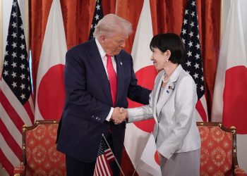 Японы Ерөнхий сайд Такаичид АНУ-ын Ерөнхийлөгч Дональд Трамп баяр хүргэв