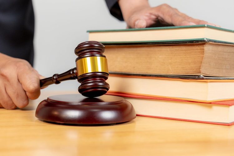 Хамтран амьдрагчийнхаа 3 настай охиныг хөнөөсөн Д-г бүх насаар нь хорих ялаар шийтгэлээ