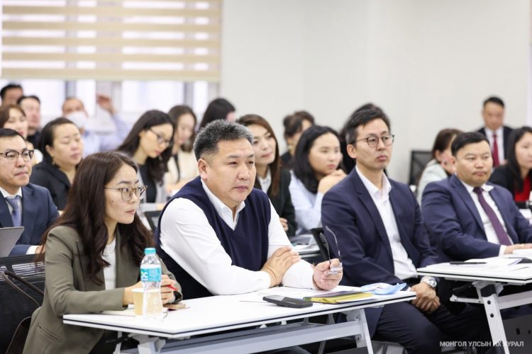 Иргэдийн итгэлийг бөхөлж, шударга ёсны баталгааг бий болгож ажиллахыг “Хуулийн төсөл боловсруулагчийн сургалт”-д оролцогчдоос хүсэв
