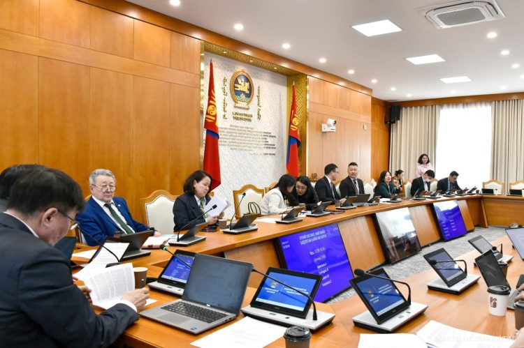 ХХНББХ: Сургуулийн орчны эрүүл мэнд, аюулгүй байдлын тухай хуулийн төслийг хэлэлцэх нь зүйтэй гэж үзлээ