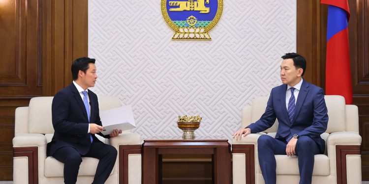 УИХ-ын гишүүнийг эгүүлэн татахтай холбоотой хуулийн төслийг өргөн барилаа