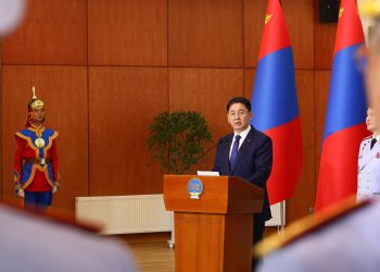 Шилдэг сонсогч, сурагчид шагнал гардууллаа