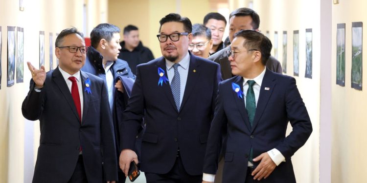 Ерөнхий сайд Г.Занданшатар усны газарт “Оюу Толгой” ХХК-аас ус бохирдуулсны төлбөр авахыг үүрэг болгов