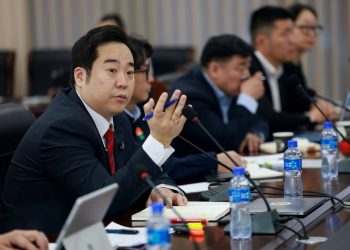 ЭНЭ ЖИЛ 94.1 КМ ЯВГАН БОЛОН ДУГУЙН ЗАМ ТАВИХААР ТӨЛӨВЛӨЖ БАЙНА