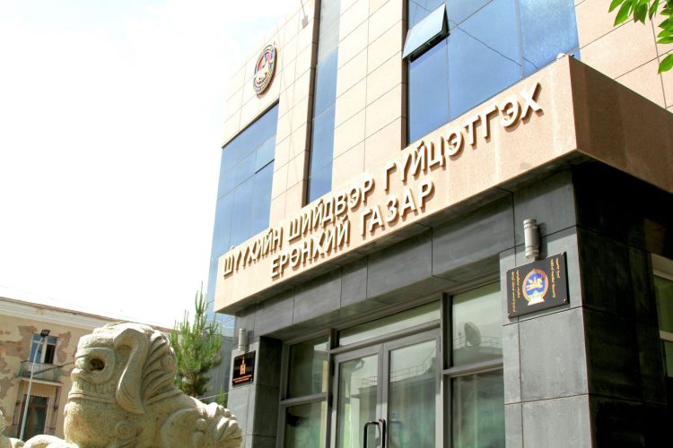 Хүүхдийн тэтгэмжийн мөнгөө 7 сар өгөөгүй иргэнийг 20 хоног баривчилжээ