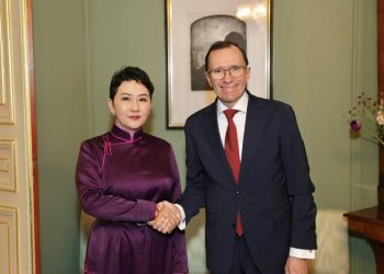 Гадаад харилцааны сайд Б.Батцэцэг Гадаад хэргийн сайд Эспен Барт Эйде нар хэлэлцээ хийв