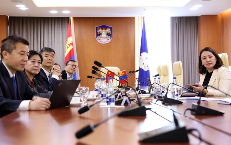 Улаанбаатар хотод хэрэгжүүлж буй хөгжлийн мега төслүүдэд хамтран ажиллах боломжийн талаар санал солилцлоо