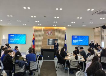 Хорооны зохион байгуулагчид “Иргэн төвтэй хөгжлийн төлөө” сэдэвт сургалтад хамрагдаж байна