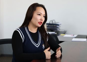 Хаяг, зар сурталчилгааны байгууламжийн стандартыг хангасан жишиг гудамж бий болгоно