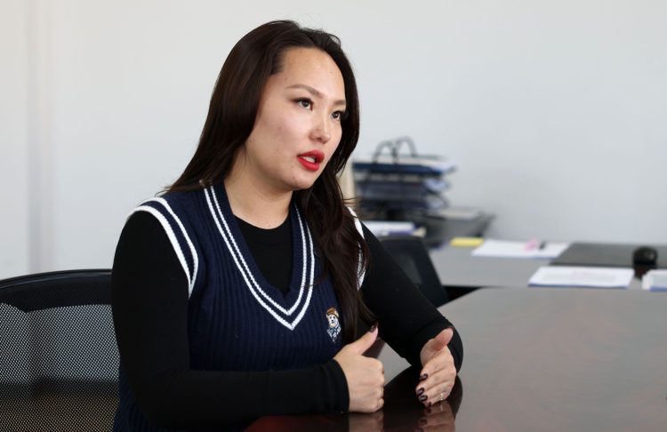 Хаяг, зар сурталчилгааны байгууламжийн стандартыг хангасан жишиг гудамж бий болгоно