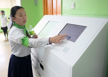 Н.Отгонбаяр: Нийслэлийн 30 цэцэрлэг, 38 сургуульд ухаалаг хогийн сав байршуулаад байна