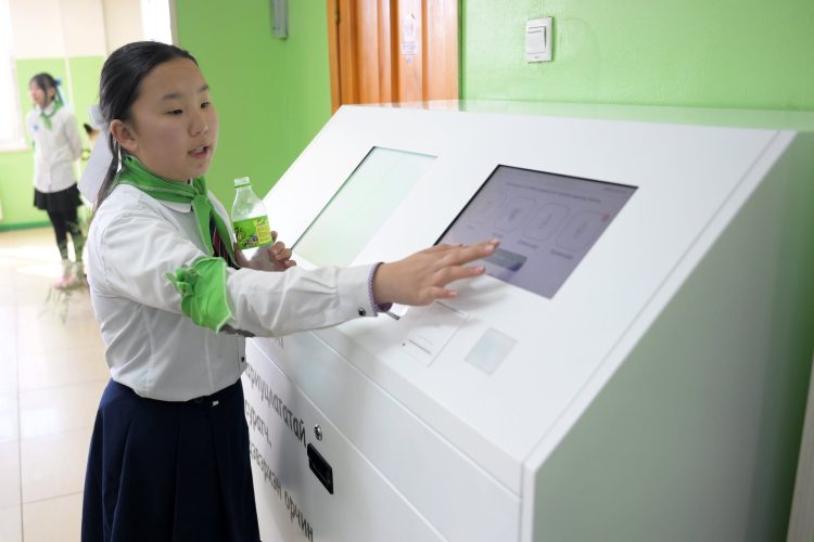 Н.Отгонбаяр: Нийслэлийн 30 цэцэрлэг, 38 сургуульд ухаалаг хогийн сав байршуулаад байна