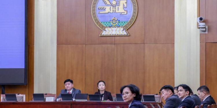 УИХ-ын дарга Н.Учрал чөлөөлөгдөх хүсэлтээ танилцууллаа