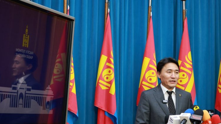 Г.Дамдинням: Монгол Улсын төсвөөс гадаад улсад шатахууны нөөцийн сав суулга барихгүй. Харин түрээсэлнэ