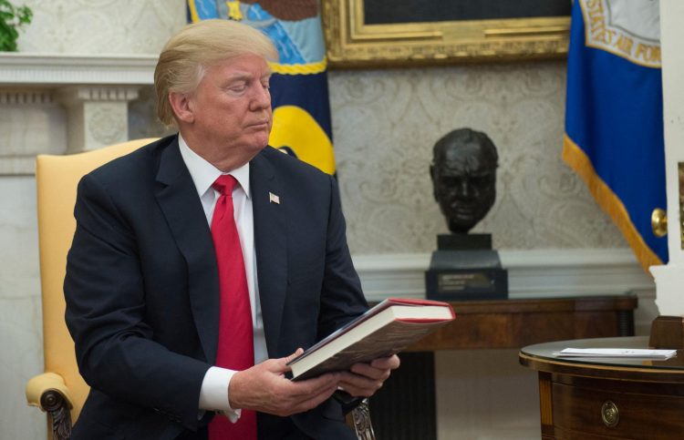 Трамп Кубын талаар ширүүн мэдэгдэл хийв