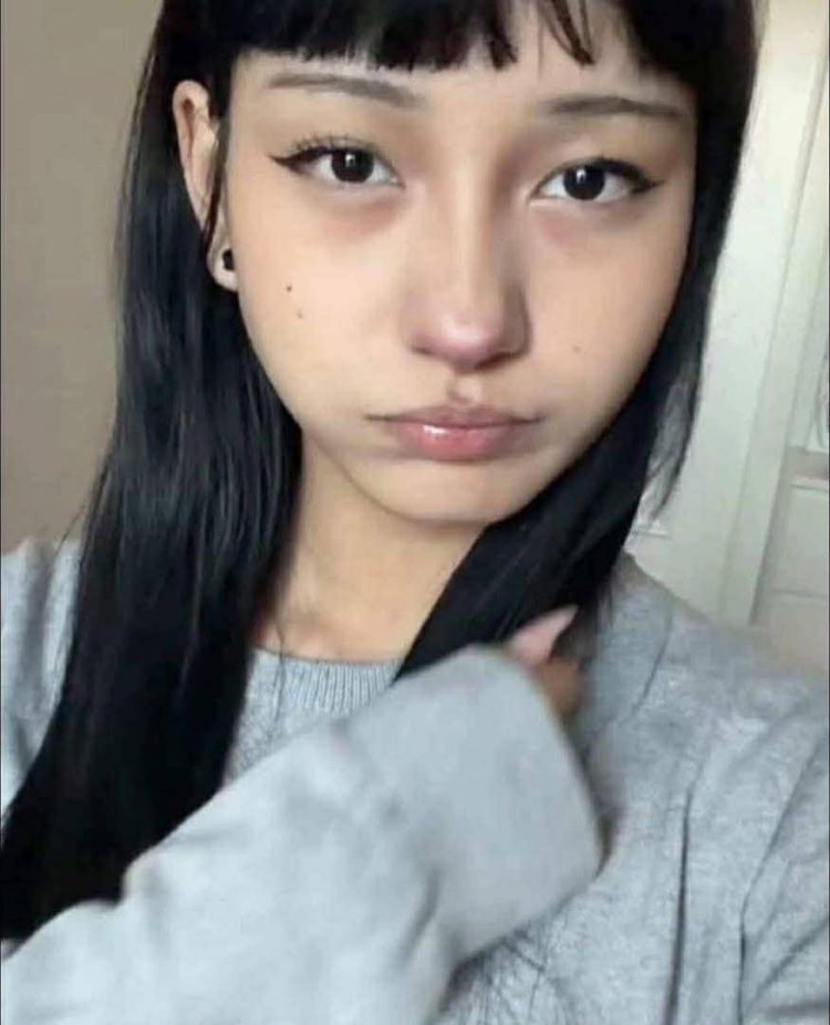 Сошиал хандалтаа өсгөхийн тулд бусдыг зодож, бичлэг хийдэг гэх Д.Саяамааг яллагдагчаар татаж, хилээр гарахыг хориглолоо