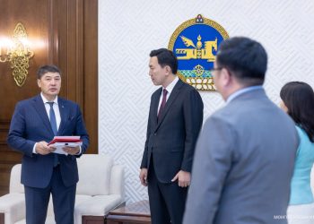 Хувийн нэмэлт тэтгэврийн тухай анхдагч хуулийн төслийг өргөн мэдүүллээ