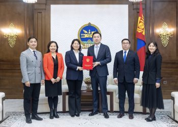 Монгол Улсын Их Хурлын тухай хуульд нэмэлт, өөрчлөлт оруулах тухай хуулийн төслийг өргөн мэдүүлэв