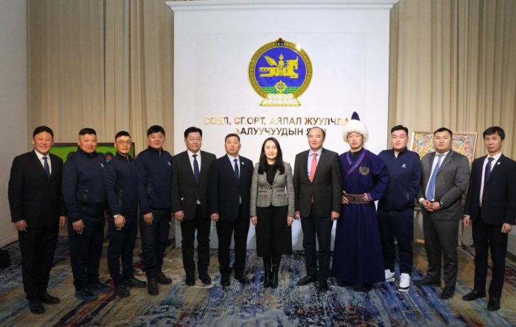 “Милан Кортина-2026” өвлийн паралимпын XIV наадамд оролцох Монголын баг тамирчдыг үдэх ёслол Соёл, спорт, аялал жуулчлал, залуучуудын яаманд боллоо