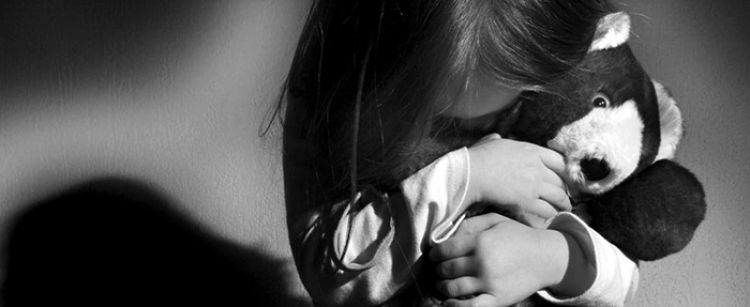 Таван настай охиныг зодсон хэргийг шалгаж байна