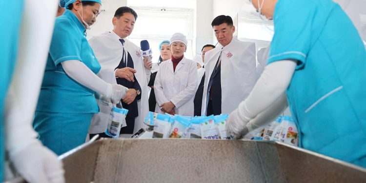 “Завхан баялаг” ХК “Хүнсний хувьсгал”-ын үр дүнд савлагааны шугам, тоног төхөөрөмжөө шинэчилжээ