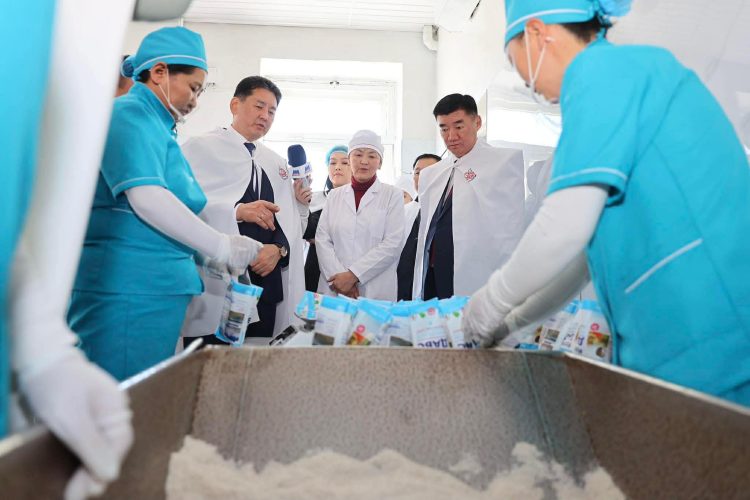 “Завхан баялаг” ХК “Хүнсний хувьсгал”-ын үр дүнд савлагааны шугам, тоног төхөөрөмжөө шинэчилжээ