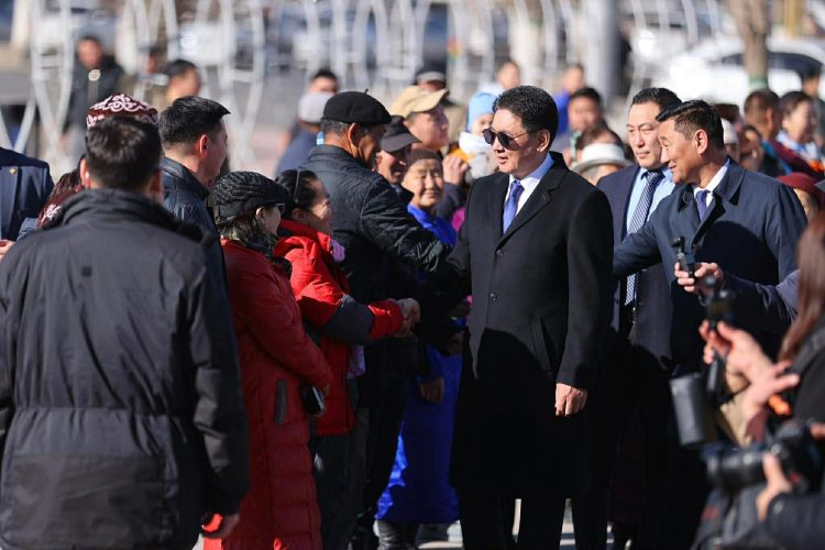 Монгол Улсын Ерөнхийлөгч У.Хүрэлсүх баруун бүсийн тулгуур төв Ховд аймгийн иргэдтэй уулзлаа