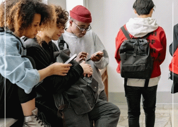 Судалгаа: Залуучууд ахмад үеийнхнээс илүү сэтгэцийн эрүүл мэндийн асуудалтай тулгардаг