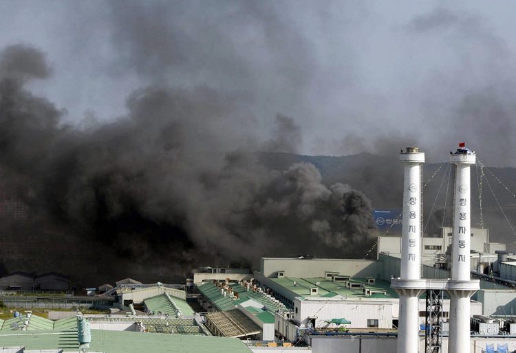 Өмнөд Солонгосын Тэжонд гарсан үйлдвэрийн галд 14 хүн амиа алдаж, 60 хүн гэмтжээ