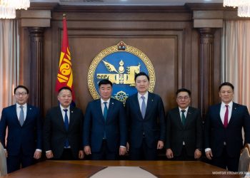 Улсын Их Хурлын дарга С.Бямбацогт парламент дахь таван намын удирдлагатай уулзаж, санал солилцлоо