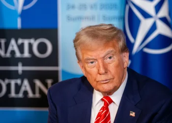 Д.Трамп АНУ-ыг НАТО-гоос гаргана гэж сүрдүүлэв