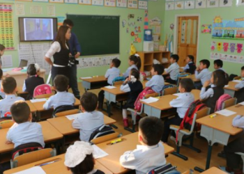 Эцэг эхийн зөвлөл зохион байгуулж буй гэх нэрийн дор төгсөлтийн баяр, үсэглэлийн баяр, ой тэмдэглэхийг болиулах чиглэл хүргүүлжээ