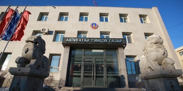 Кофе уух санал тавьж, аяганд нь НЭГ сая төгрөг үлдээсэн этгээдийг 3 сая төгрөгөөр торгожээ