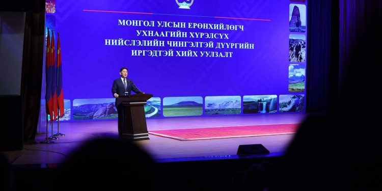 Ерөнхийлөгч У.Хүрэлсүх Чингэлтэй дүүргийн иргэдтэй уулзлаа