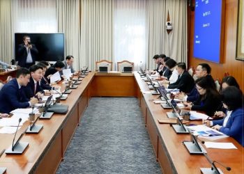 Мандалговь-Арвайхээр чиглэлийн 287 км урт цахилгаан дамжуулах агаарын шугамыг барина