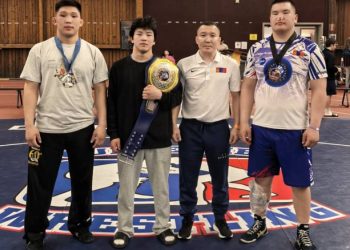 Б.Ренчинпэлжээ “World Classic”-т төгс барилдаж, аваргын алтан бүс хүртлээ