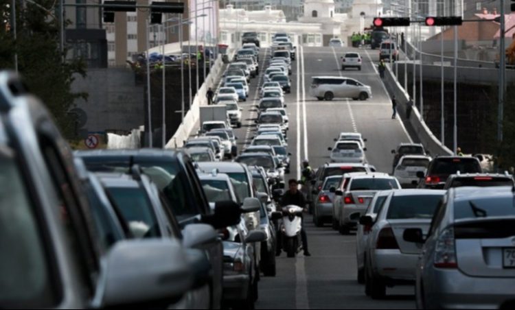 Уулархаг нутгаар бороо, нойтон цас орж, ихэнх нутгаар салхи шуургатай байна