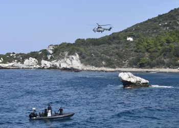 Цагаачдын завь хөмөрч, 70 гаруй хүн сураггүй болжээ