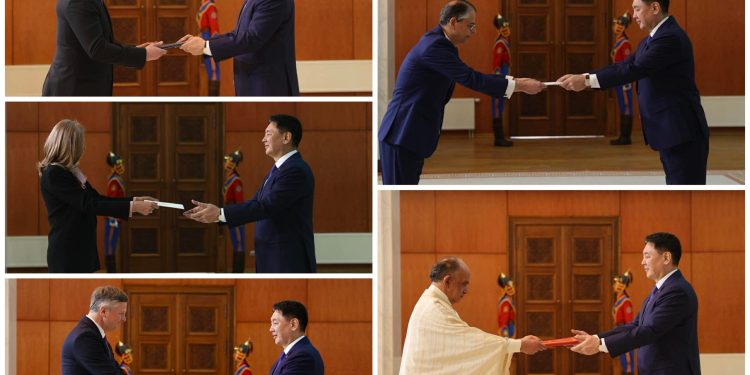 Хавсран суух Элчин сайд нар Итгэмжлэх жуух бичгээ өргөн барилаа