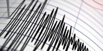 Индонез улсад 7.4 магнитудын хүчтэй газар хөдөлжээ