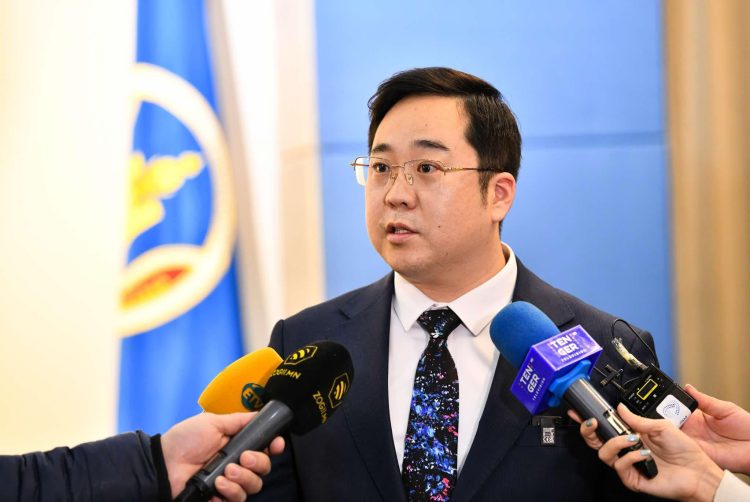 А.Баяр: Х.Нямбаатар “Туулын хурдны зам”-ыг дэмжиж тогтоол гарга гэж шахалт үзүүлсэн ч би иргэдийн талд зогсож НИТХ-ыг хуралдуулаагүй