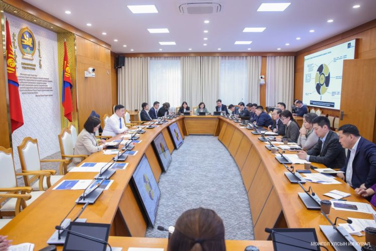 Ажлын хэсэг ахмад настны нийгмийн асуудлын талаар хуралдав