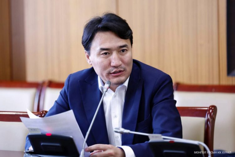Г.Дамдинням: Тавдугаар сард шатахууны үнэ өсөхгүй, одоогийн ханшаар иргэд худалдаж авна