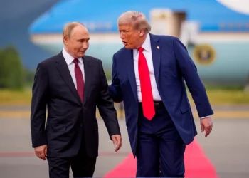 Доналд Трамп, Владимир Путин нар утсаар ярьсан сэдэв дуулиан тарив